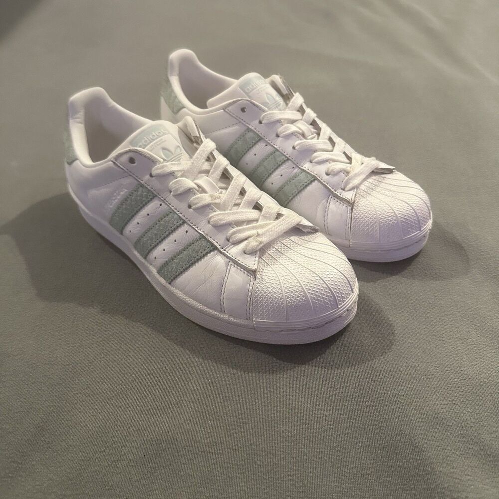Adidas Original Superstar Sneakers Womens 9 White Green Leather CG5461 Low Top